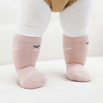 Calcetines de invierno de niño calcetines largos de animales de rayas terry calcetines calientes para los niños de invierno calcetines de los niños del bebé de 3 pares/lote de conjuntos de dibujos animados